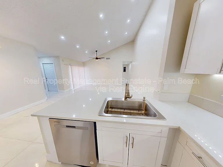 1080 Summit Place Cir #A — Photo 6