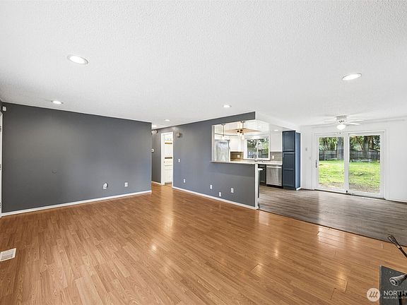 5th image of 1724 Foxfire Drive SE