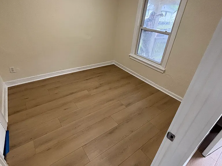 107 W Hayes Ave — Photo 7