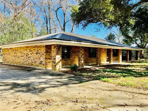 802 Benjamin Dr, Marksville, LA 71351