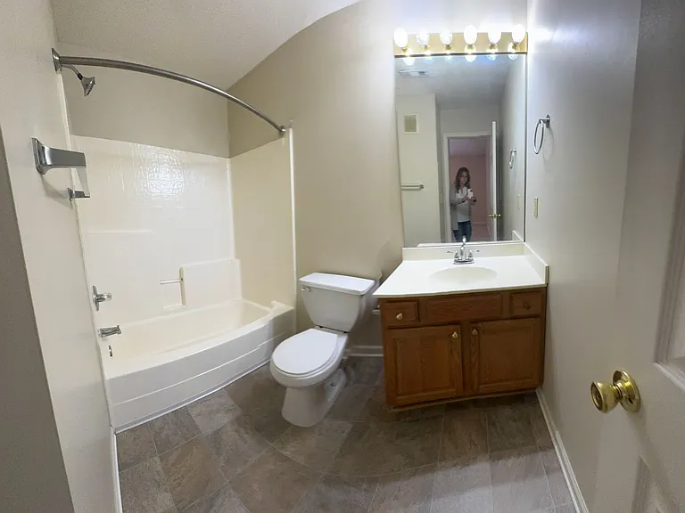 160 Wexford Dr #301 — Photo 28