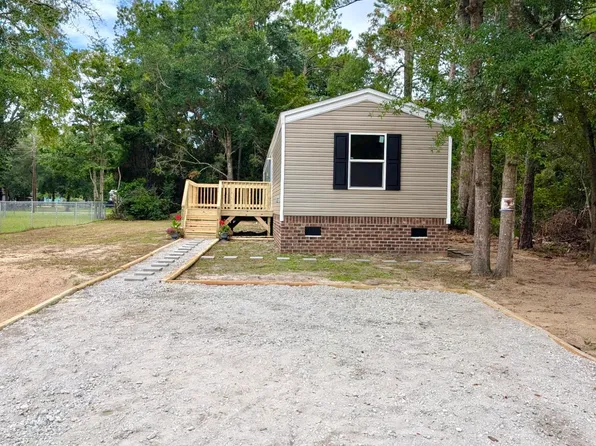 612 Bayshore Drive SE, Bolivia, NC 28422