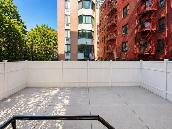 3 W 103rd St, New York, NY