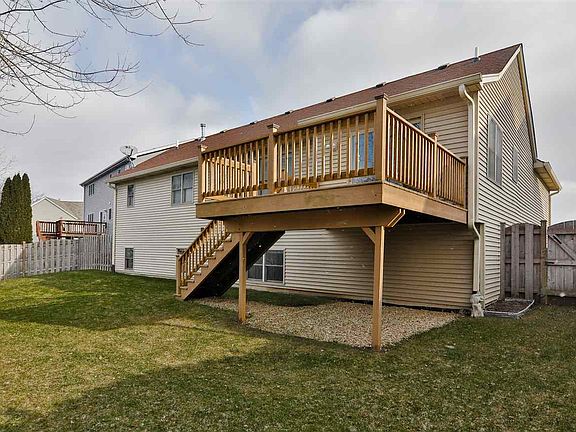 3rd image of 1651 Ash Ave