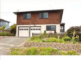 846 Park Ave, Moss Beach, CA
