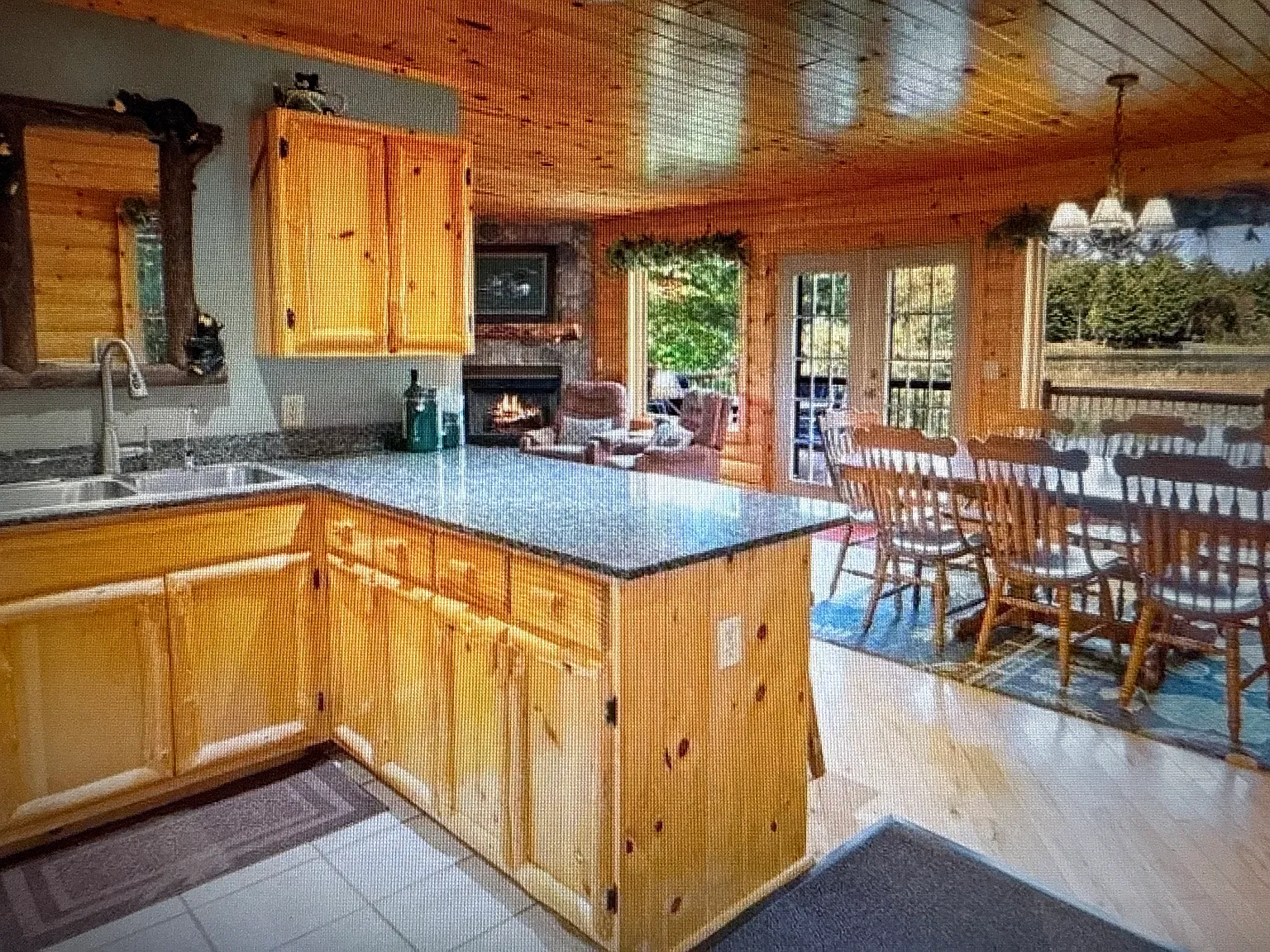4 bed, 1967 sqft, $2,500 — Photo 3