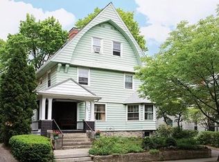 162 Aspinwall Ave, Brookline, MA 02446