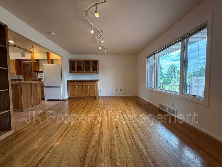 806 Forest Ave — Photo 13