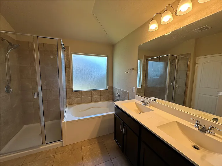 1919 Mexia Dr — Photo 9