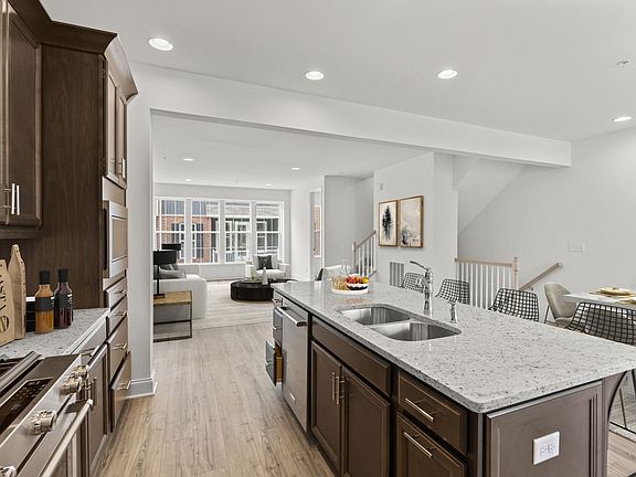 3rd image of 1314 Breeches Way
