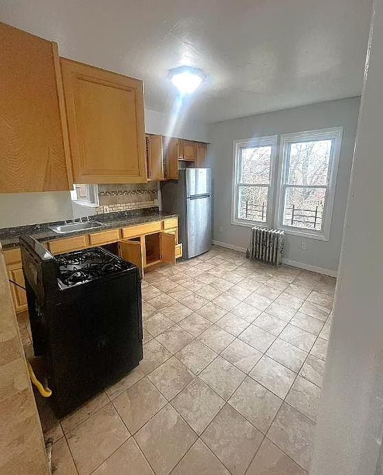 1st image of 803 Stuyvesant Ave #1
