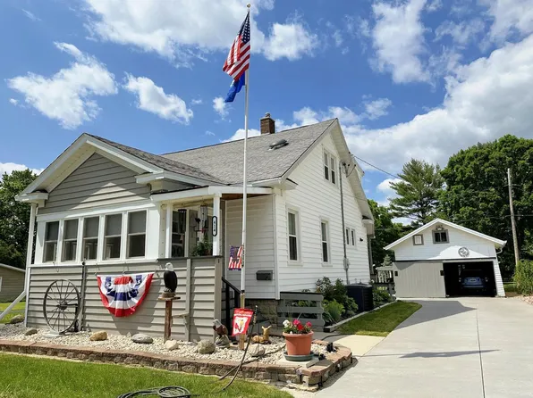 414 West Court STREET, Elkhorn, WI 53121