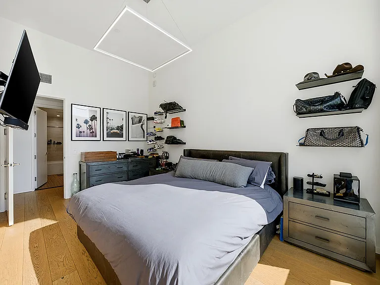 877 Francisco St — Photo 9