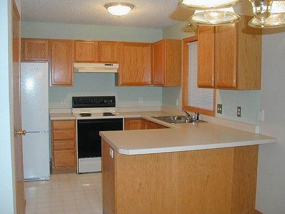 2nd image of 504 Miller Ln