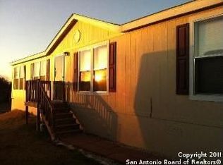 128 Spring Valley Dr, Adkins, TX 78101