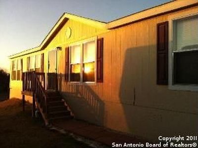 128 Spring Valley Dr, Adkins, TX, 78101