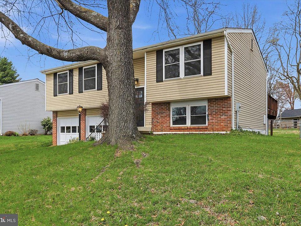 1st image of 215 Challedon Dr