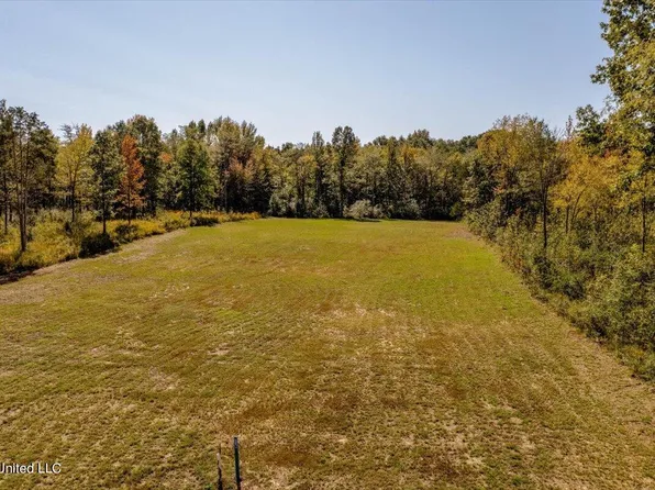 1 Dogwood Rd, Byhalia, MS 38611