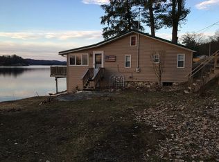 203 E Lake Rd, Cossayuna, NY 12823