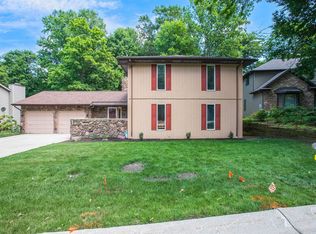 2216 Trailridge Dr, Mishawaka, IN