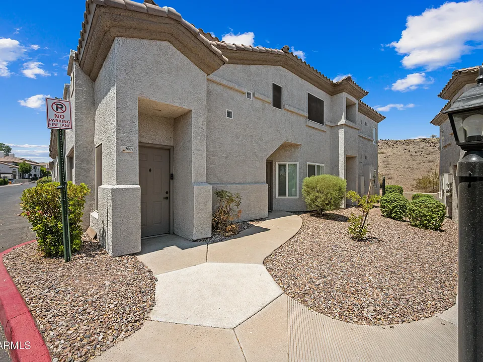 3236 E Chandler Blvd #2009
