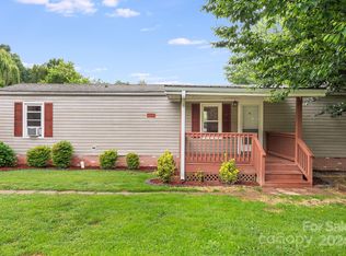 46 Government St, Waynesville, NC 28786