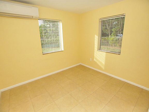 3rd image of 4711 NE 18th Ave