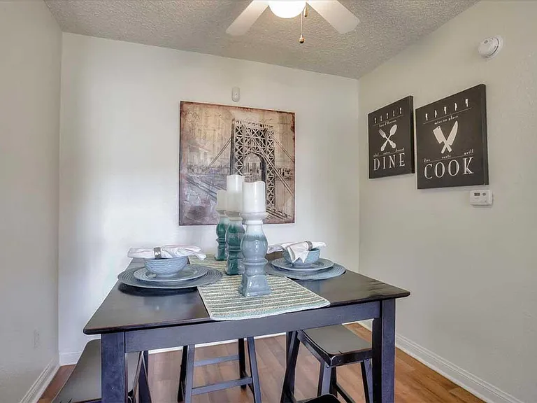 Sterling Sahara Apartments — Photo 17