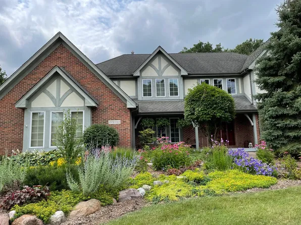 39W745 Crosscreek Ln, St Charles, IL 60175