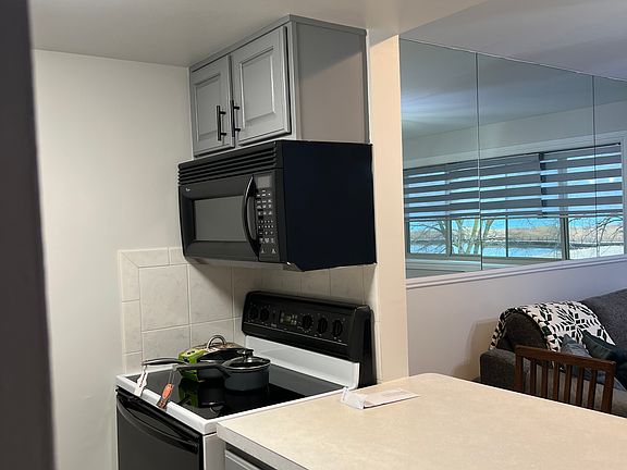 5th image of 1050 W Columbia Ave #1