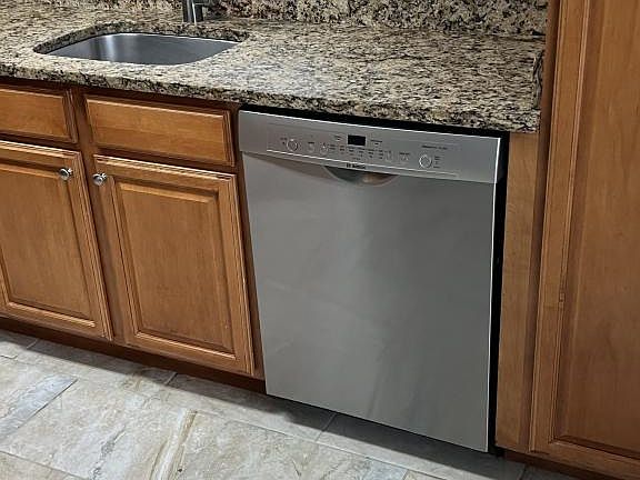 4th image of 937 Holborn Ct