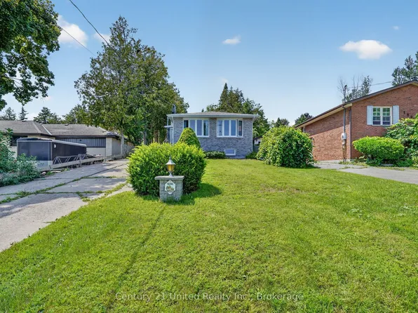 1696 Applewood Cres, Peterborough, ON K9K 1N4