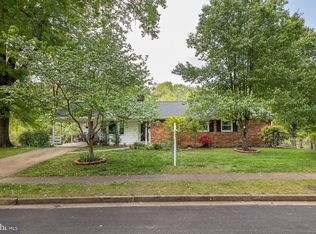 6709 Bracken Ct, Springfield, VA 22152