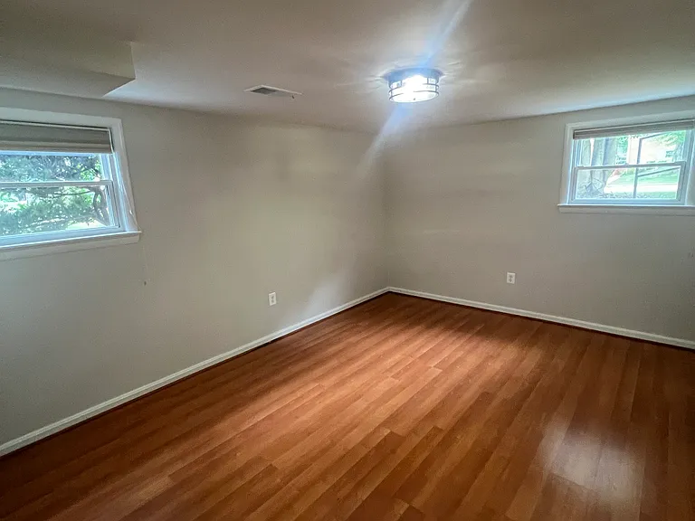 7504 Fairwood Ln — Photo 5