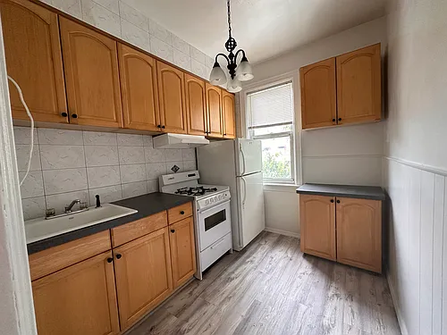 2036 Colonial Ave #2R Photo 1