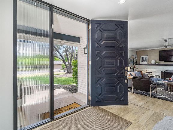 4th image of 1031 Brookline Cir