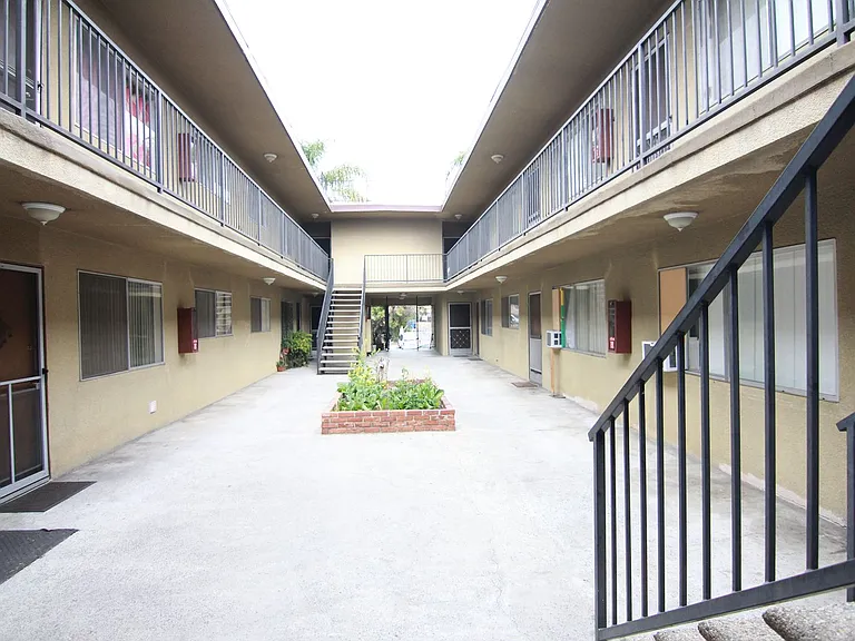 MC 1602 Winona Properties, LLC (140 Hoover) — Photo 3
