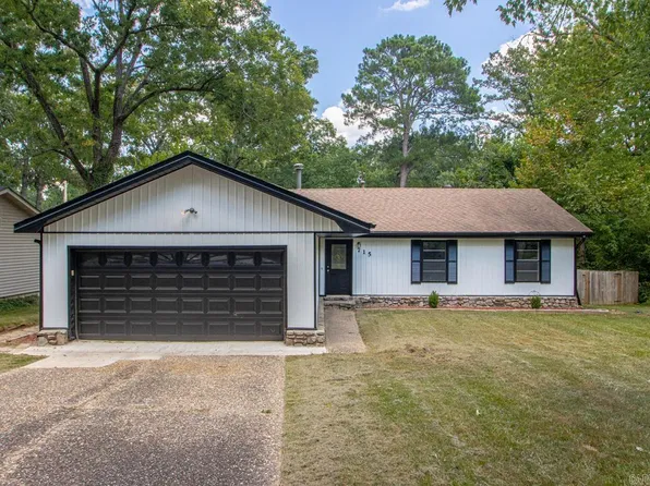 715 Rosewood Dr, Benton, AR 72015