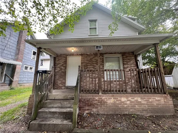 1409 Curtis St, Akron, OH 44301