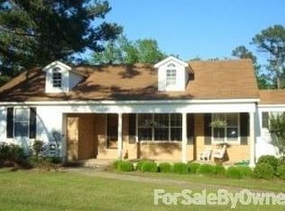 411 Circle Dr, Mendenhall, MS 39114