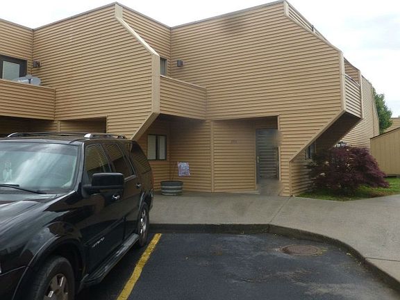 2nd image of 344 Olympia Dr