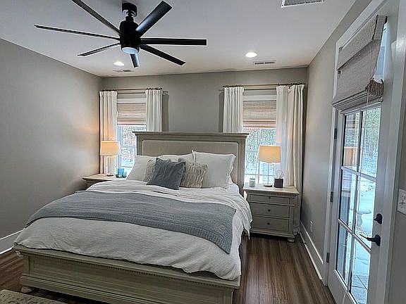 MBR with patio door