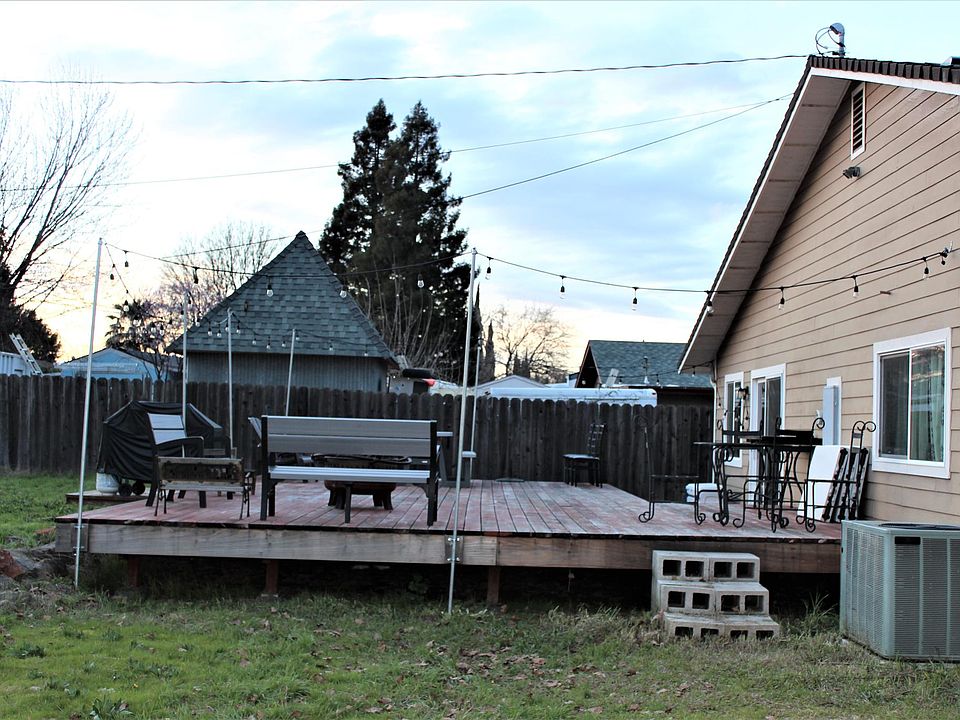 2nd image of 695 Cabrillo Dr