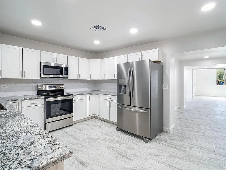 1017 E. West Circle Dr. — Photo 7