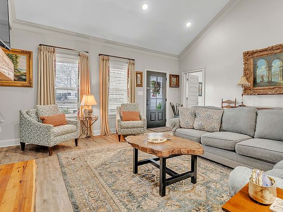 3rd image of 224 Bass Rd