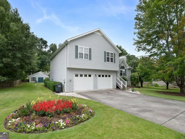 154 Honeysuckle Dr SE, Calhoun, GA 30701