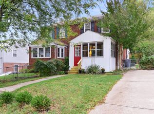 5833 Edgehill Dr, Alexandria, VA 22303