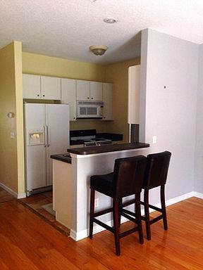4th image of 720 E Central Blvd #1