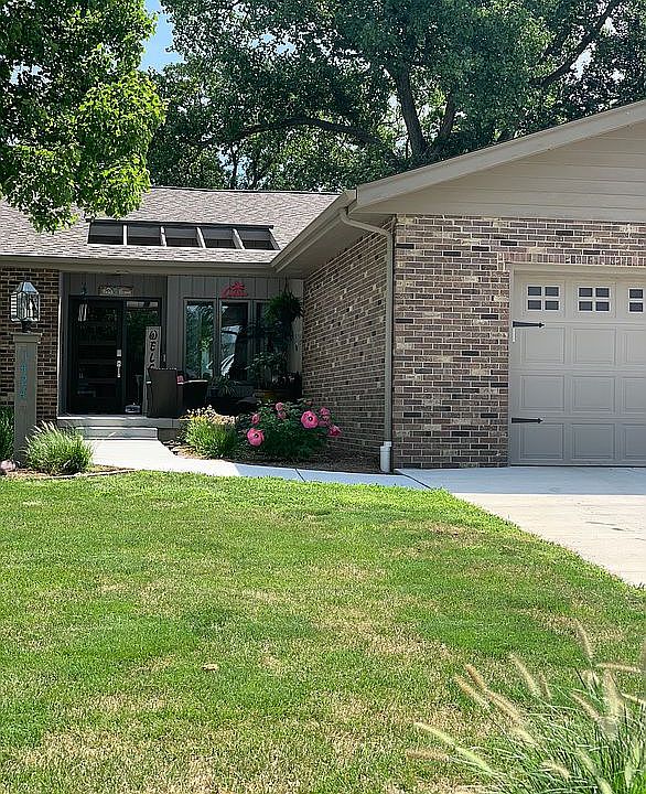 1st image of 1424 Guildford Dr