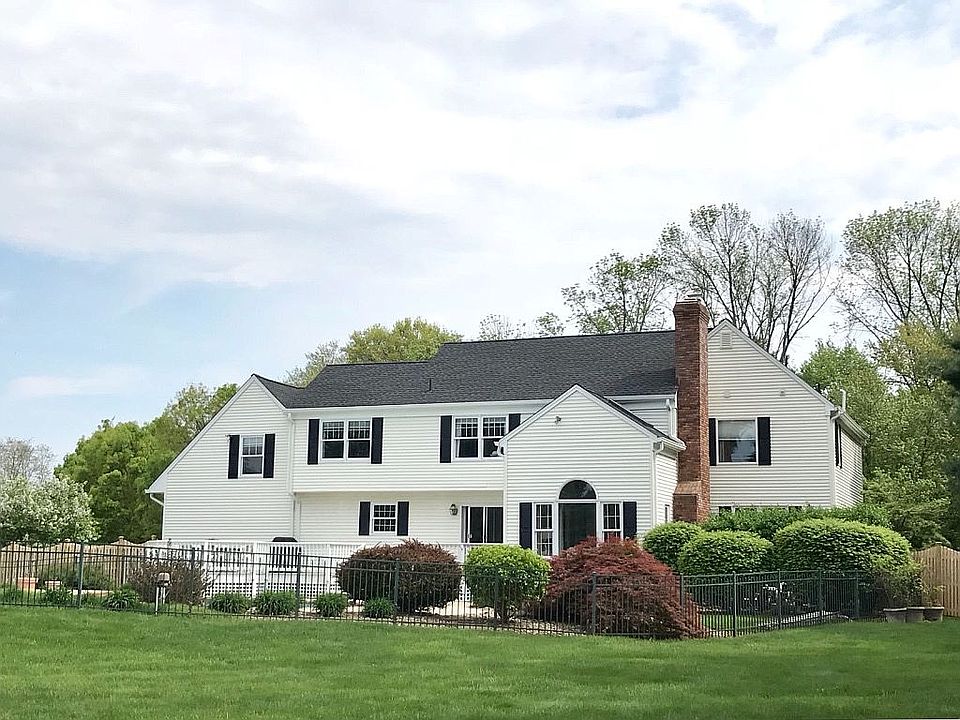 2nd image of 12 Buckingham Dr